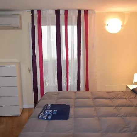 Moncada Apartment *
