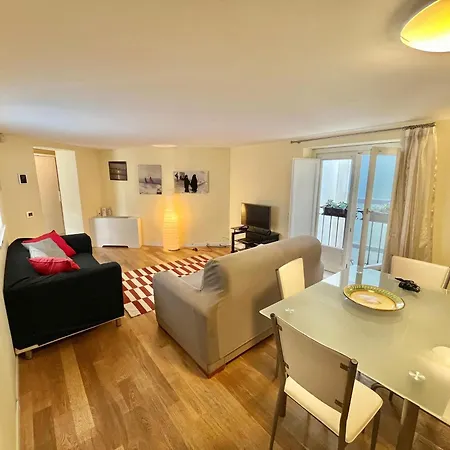 Moncada Apartment